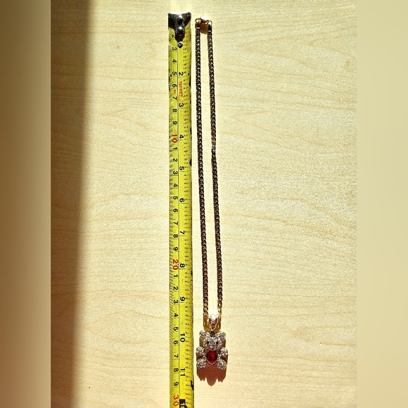 Chain size 20 inch with Bear pendant in 14k Laminated Gold. The pendant comes po - Picture 3 of 7
